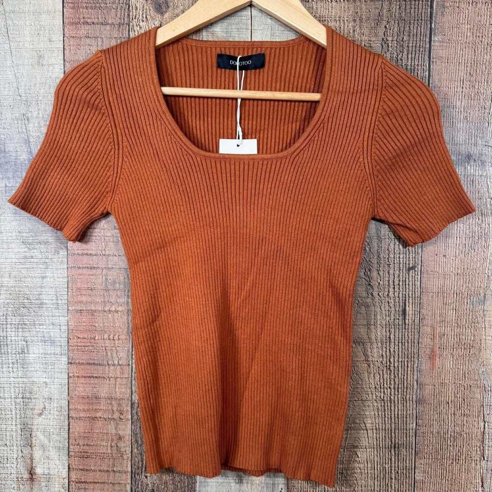Dokotoo Ribbed Knit Fitted Short Sleeve Scoop Neck Top Rust Orange Medium NWT - Picture 1 of 5